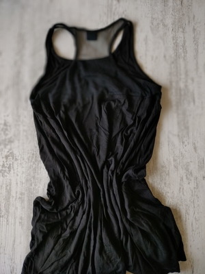 Women's sports tank top like new with mesh back, size L