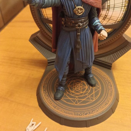 Doctor Strange Multiverse of Madness Marvel figure Diamond Select like new