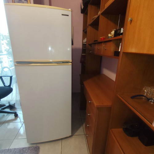 Samsung refrigerator freezer used, no frost