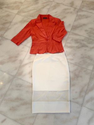 Coral fitted jacket and slim skirt set like new