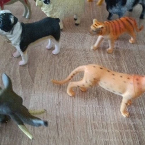 Farm and jungle animal figures used, pack of 15