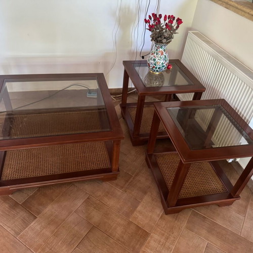 Set of 3 classic coffee tables with rattan like new