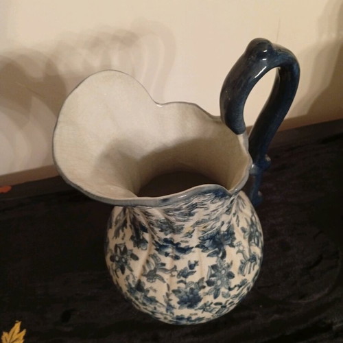 Blue and white porcelain plate and jug like new