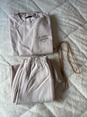 DLV tracksuit set beige like new