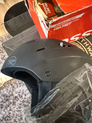 Каска Rossignol IMPACTS за ски и сноуборд нова, размер M/L 54-58