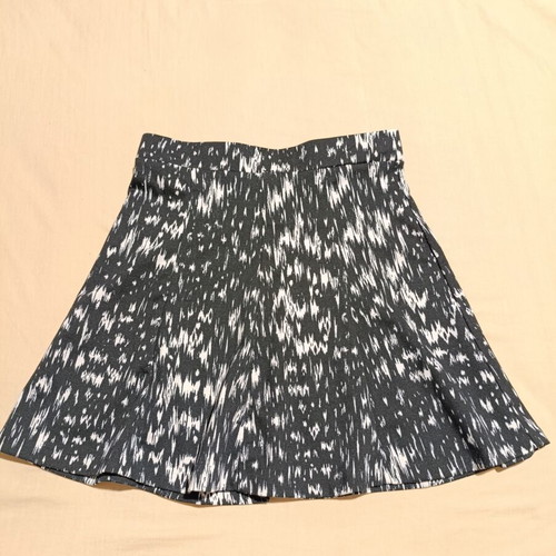 H&M skirt like new, black and white, size M 38 10