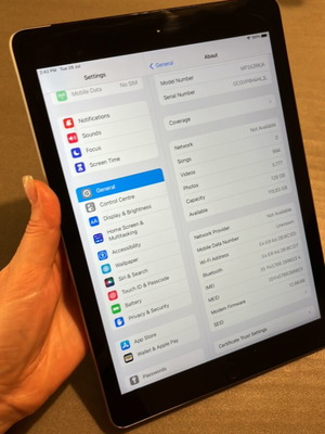iPad 5th Generation 128GB like new