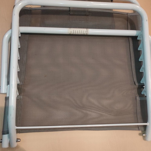 Folding chair with reclining and cushion like new
