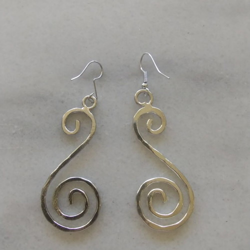 Metal earrings like new