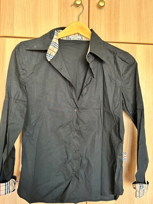 Burberry women's black shirt used, size M/L