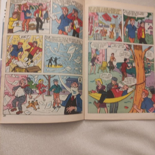 Artsi Issue 233 Like New 1989 Greek Comic
