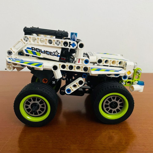 Lego Technic 42047 Police Interceptor like new with pull-back
