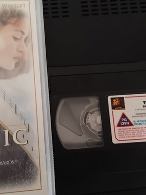 Titanic VHS videocassette, romantic drama