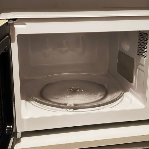 Arielli microwave oven used with minimal use