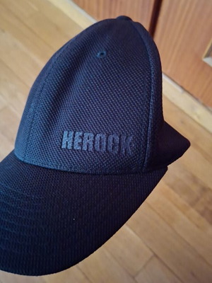 Flexfit black hat like new, size L/XL