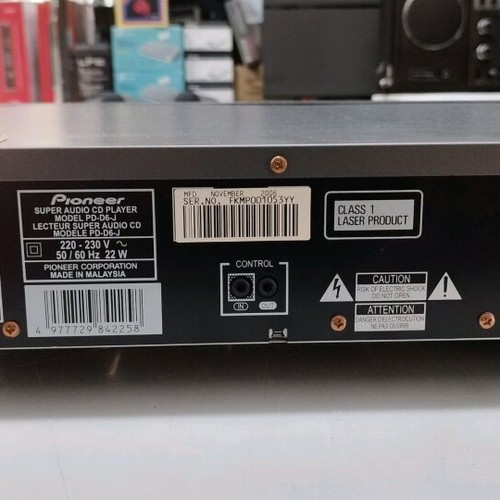 Pioneer D6 used with remote in very good condition