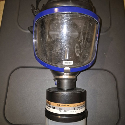 Drager full face mask like new with A2-B2-P3 filter