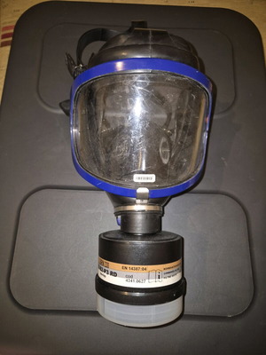 Drager full face mask like new with A2-B2-P3 filter
