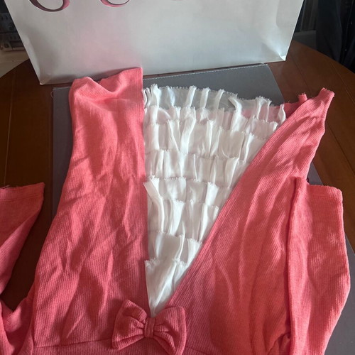 ZIC ZAC pink blouse with bow and ruffles, like new, one size