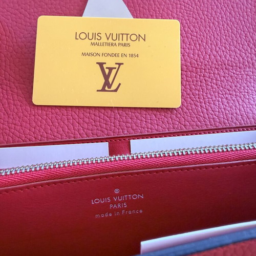 Louis Vuitton Capucines Wallet Taurillon Leather Fuchsia Pink