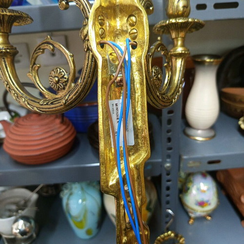 Set of brass wall lights like new