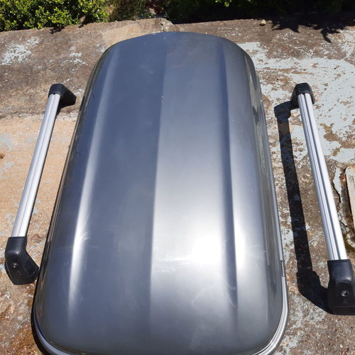 Mercedes Benz roof box with roof bars, like new, >400 liters