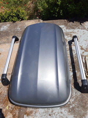 Mercedes Benz roof box with roof bars, like new, >400 liters