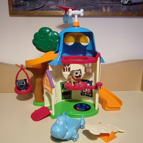 Paw Patrol playset used, Disney Bingo and Rolly doghouse
