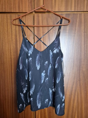 Funky Buddha top size M like new, grey with straps
