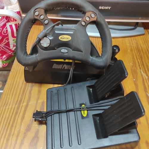 Mad Catz Dual Force Racing Wheel like new for PlayStation 2 with pedals