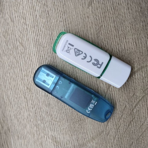 Intenso and Philips USB flash drives new, 4GB and 8GB