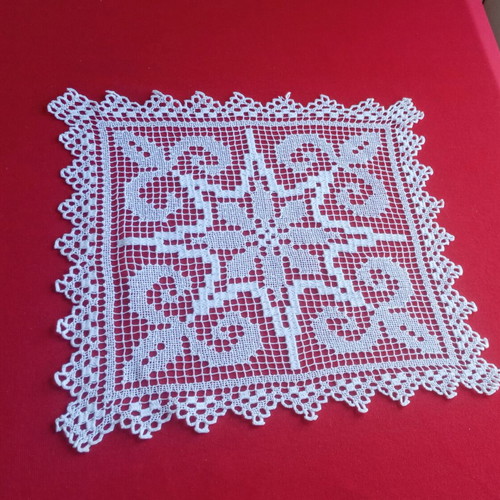 Square filet lace doily handmade vintage 1950s from Tinos