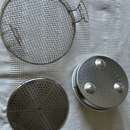 Metal strainers set of 3 like new for pots and vegetables