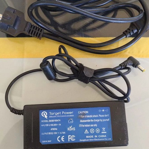 Laptop AC Adapter 19V 4.74A 90W SK90190474 like new