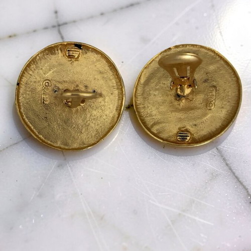 Orena Paris vintage 80’s clip-on earrings with coral resin