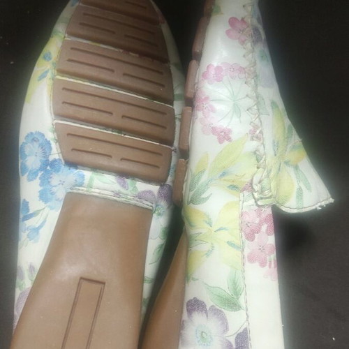 Naturelle floral leather shoes like new, size 37-38