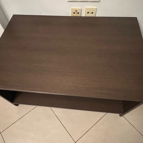 Wooden coffee table like new 90x60