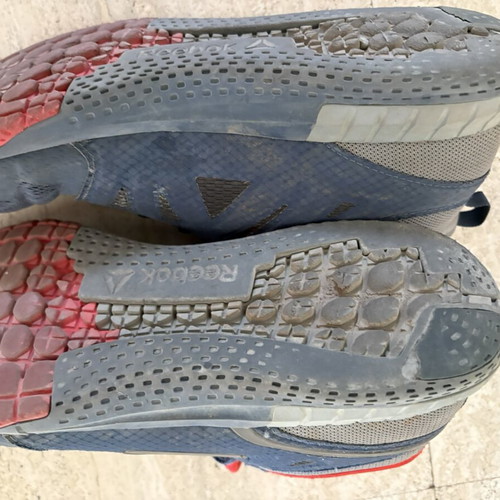 Reebok sport shoes size 45 like new, grey with orange interior