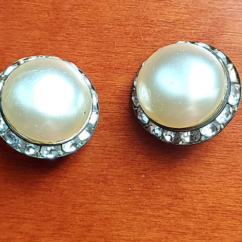 Vintage earrings with pearl and rhinestones like new