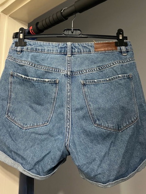 Denim shorts medium like new, light blue