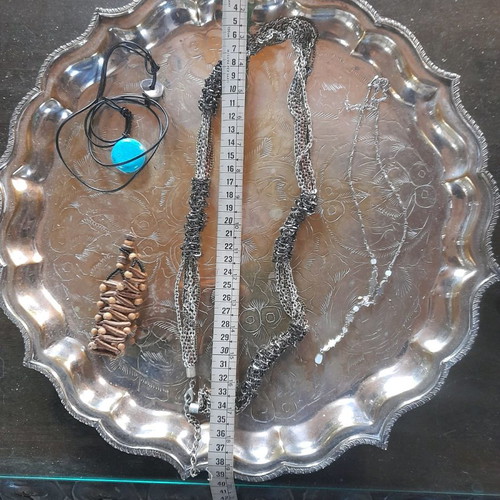 Fo jewelry used, set of four in very good condition