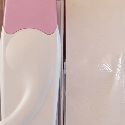 Pirakis wax hair removal device like new with strips