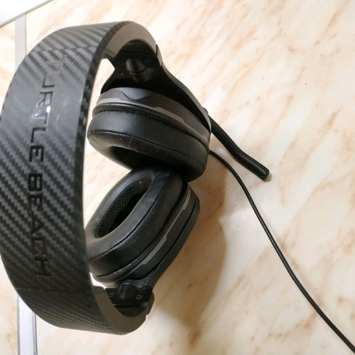 Turtle Beach Recon 200 Over Ear Gaming Headset like new with 3.5mm connection