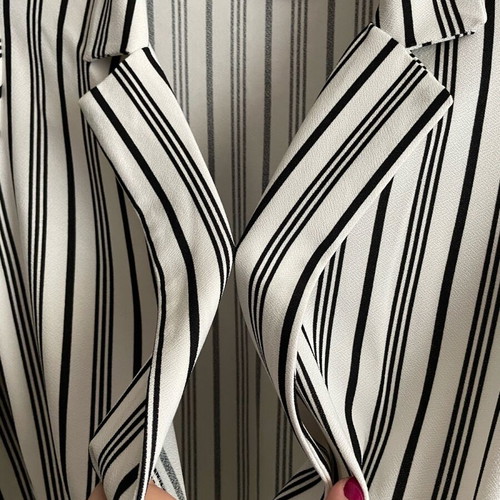 Blouse - shirt elastic like new, size XS, black and white