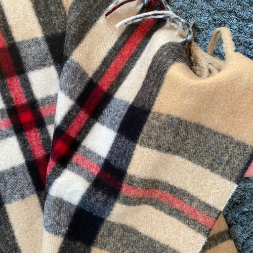 House of Tweed scarf like new with fringes and tassels
