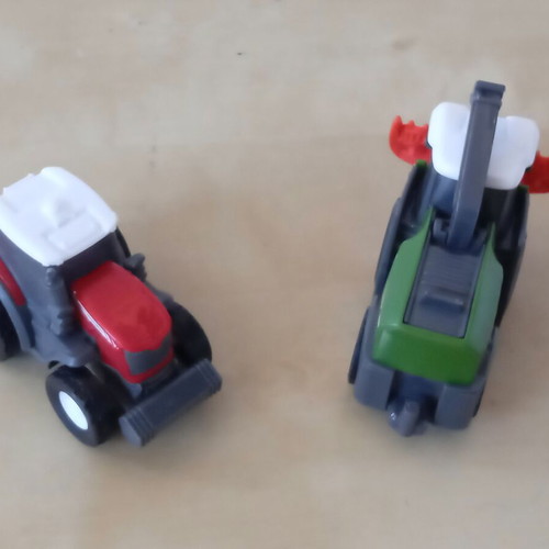 Dickie Toys Fendt Micro Team трактори употребявани, комплект от две, 7см