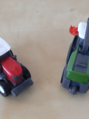 Dickie Toys Fendt Micro Team трактори употребявани, комплект от две, 7см