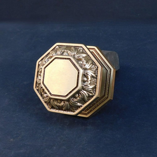 Vintage brass door knob like new, solid