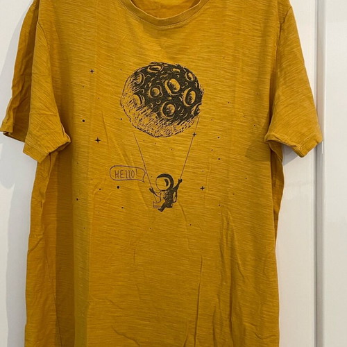 Calliope Man spaceman/moon t-shirt S used