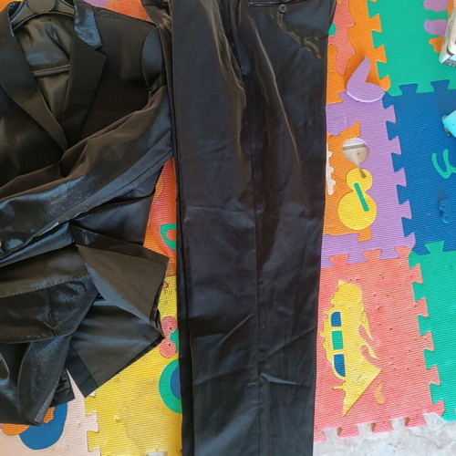 Davvero formal suit black like new